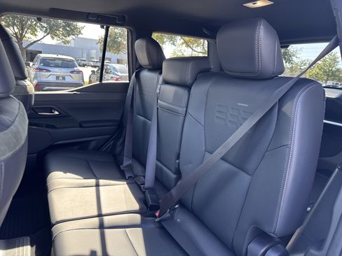 Used 2025 Lexus GX 550 image 25