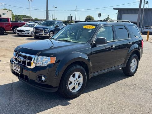 Used 2011 Ford Escape XLT w/ 203A Rapid Spec Order Code FWD image 2
