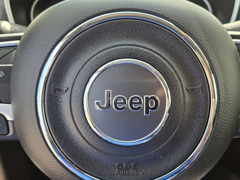 Used 2021 Jeep Compass Latitude FWD image 29