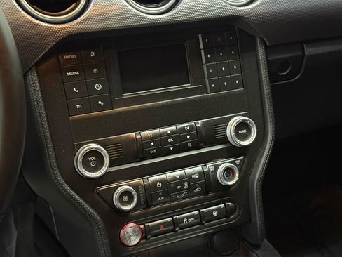 Used 2020 Ford Mustang GT RWD image 26