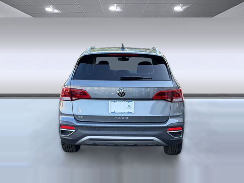 Used 2024 Volkswagen Taos SE image 10