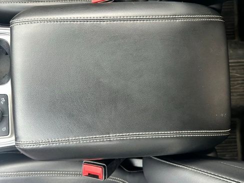 Certified 2021 Ford Explorer XLT w/ Equipment Group 202A image 28