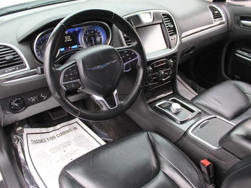 Used 2016 Chrysler 300 Limited image 16