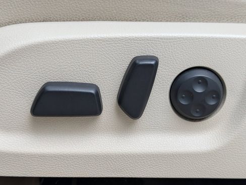 Used 2010 Volkswagen Eos Komfort image 14