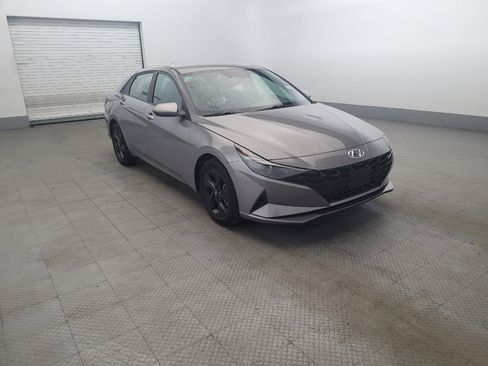 Used 2023 Hyundai Elantra SEL image 13