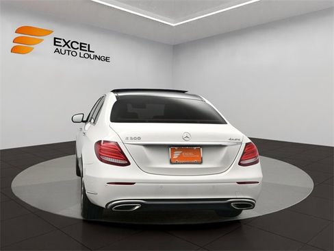 Used 2018 Mercedes-Benz E 300 4MATIC image 4