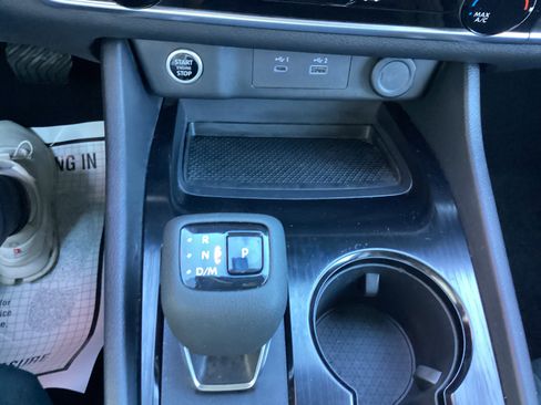 Used 2023 Nissan Rogue S image 34