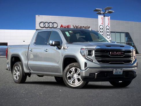 Used 2024 GMC Sierra 1500 SLT AWD/4WD image 1