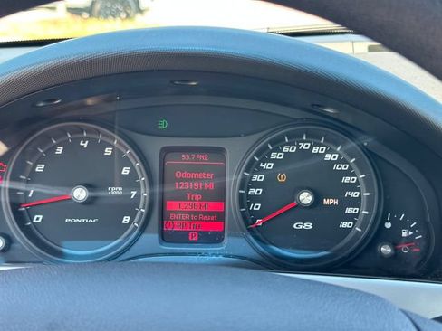 Used 2008 Pontiac G8 RWD image 26