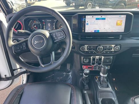 Used 2025 Jeep Wrangler Unlimited Rubicon w/ Safety Group image 4