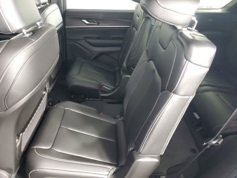 New 2025 Jeep Grand Cherokee L Limited image 13