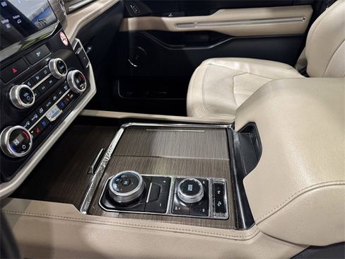 Used 2023 Ford Expedition Max Limited image 25