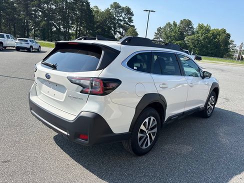 Used 2025 Subaru Outback Premium AWD/4WD image 10