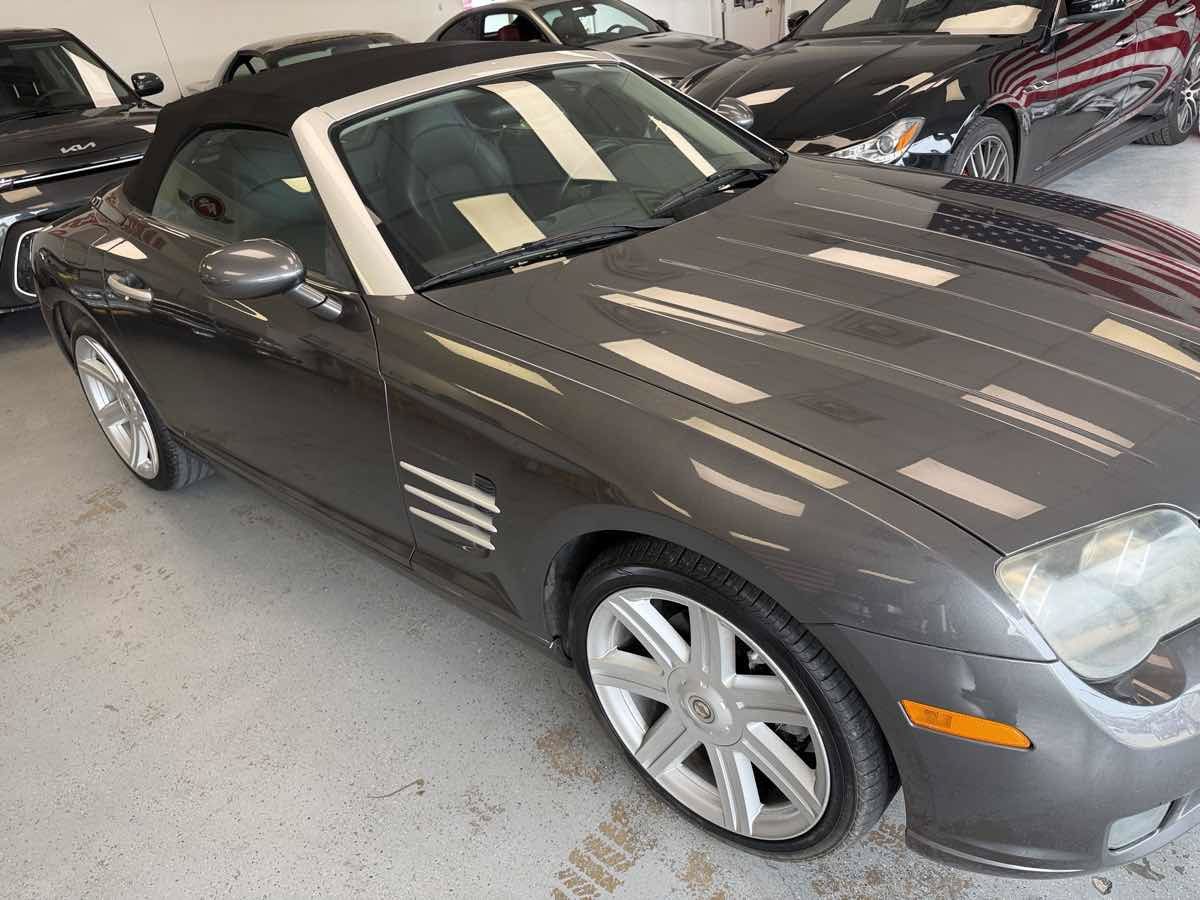 Used 2005 Chrysler Crossfire Limited RWD image 3