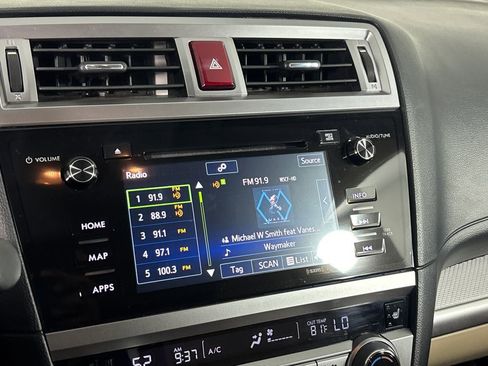 Used 2017 Subaru Outback 2.5i Premium image 19