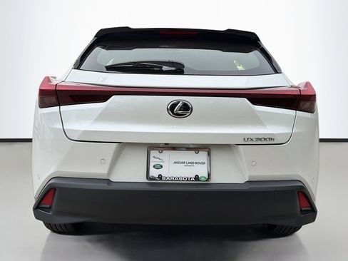 Used 2025 Lexus UX 300h FWD image 4