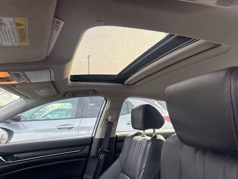 Used 2021 Honda Accord Touring image 27