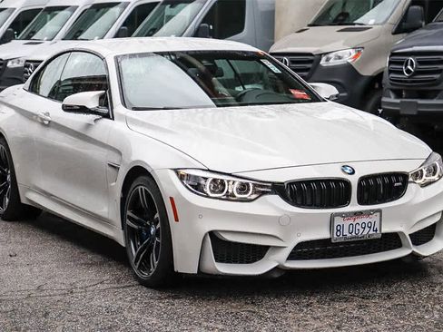 Used 2020 BMW M4 Convertible image 2