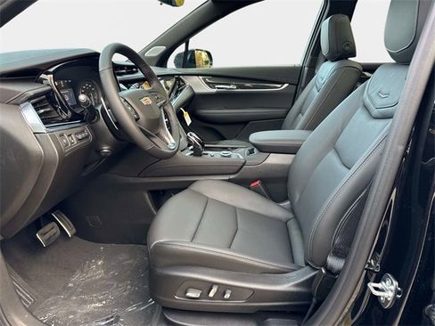 New 2025 Cadillac XT6 Sport w/ Technology Package image 17