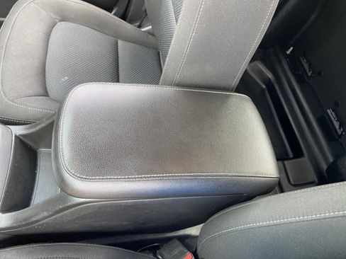 Used 2022 Chevrolet Colorado LT w/ Fleet Safety Package image 38