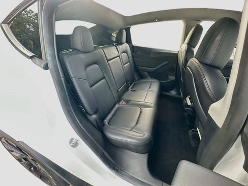 Used 2022 Tesla Model Y Performance AWD/4WD image 25