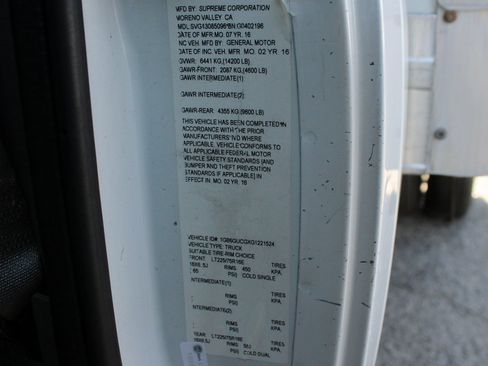 Used 2016 Chevrolet Express 4500 w/ Chrome Appearance Package image 36