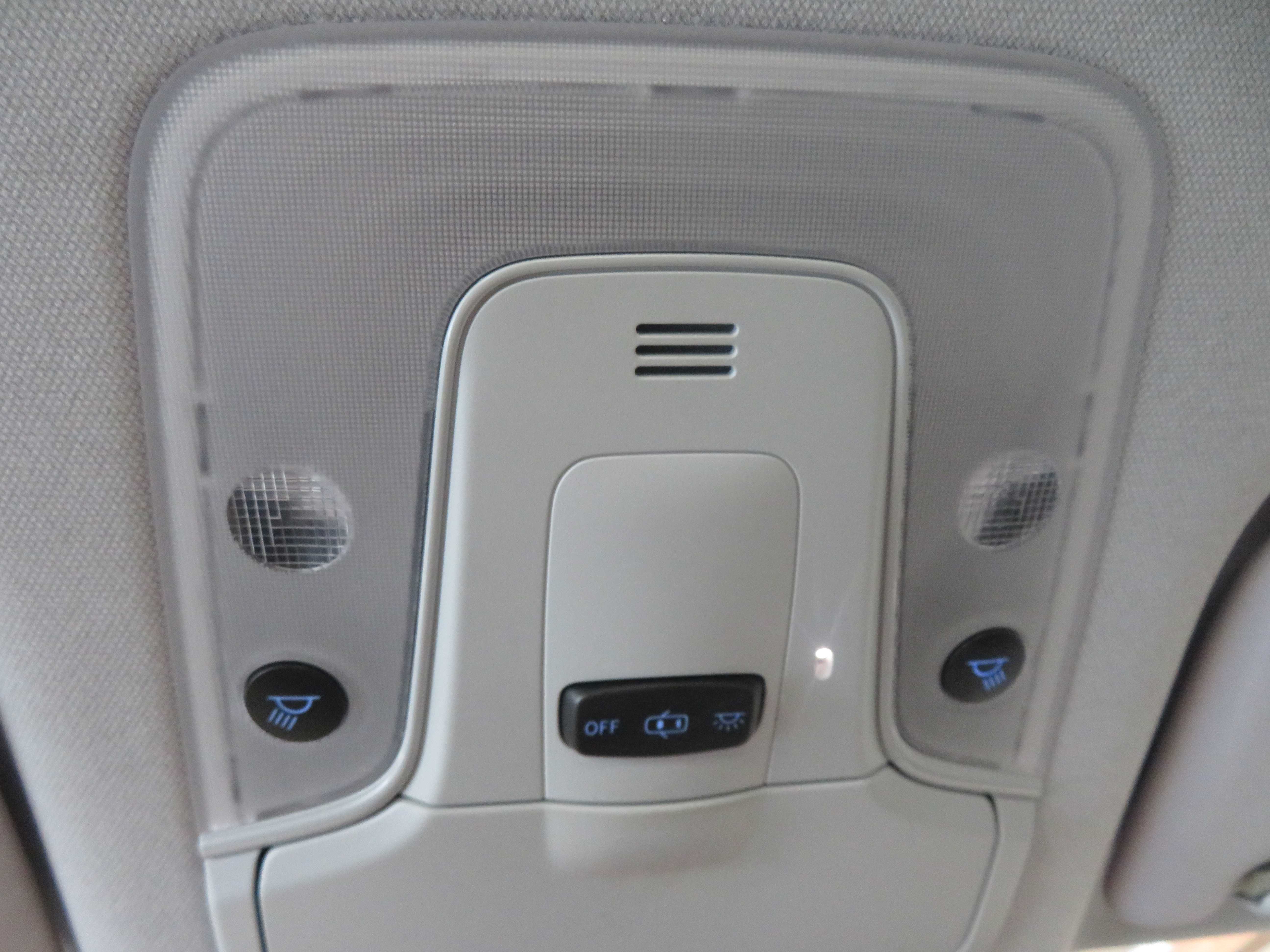 Used 2018 Toyota Prius Prime Premium FWD image 43