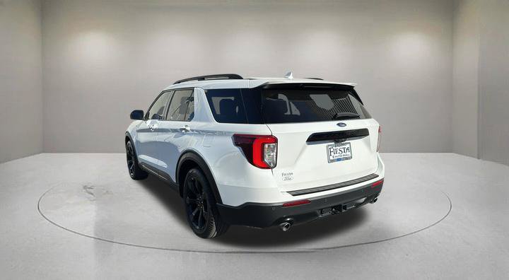 Certified 2024 Ford Explorer ST-Line w/ Class IV Trailer Tow Package RWD image 4