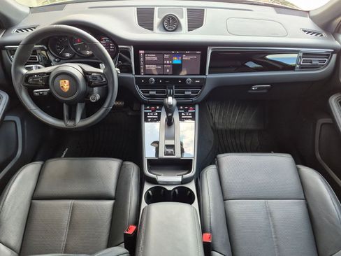 Certified 2026 Porsche Macan AWD/4WD image 22