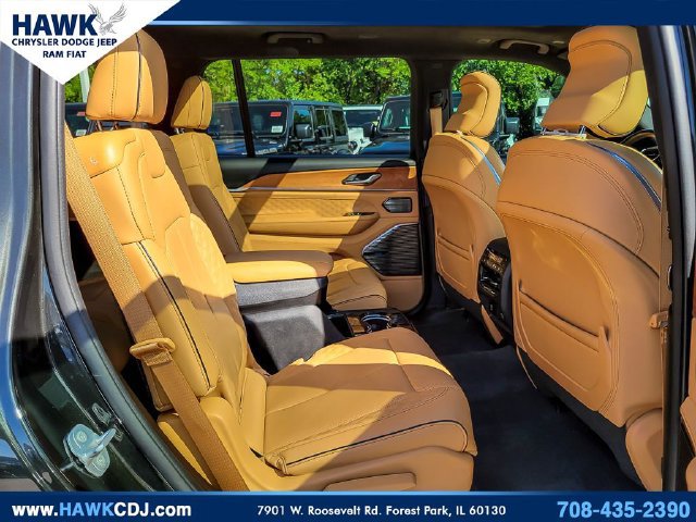 Used 2023 Jeep Grand Cherokee L Summit AWD/4WD image 29