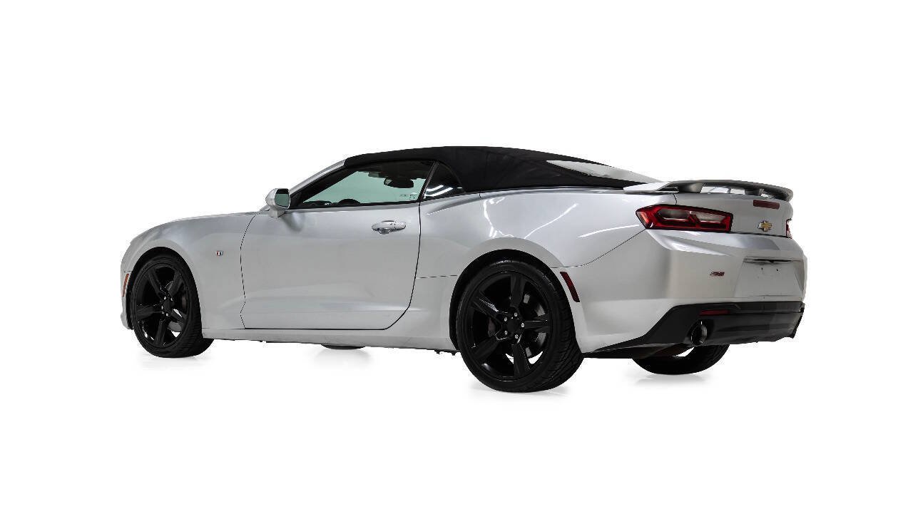 Used 2017 Chevrolet Camaro SS RWD image 4