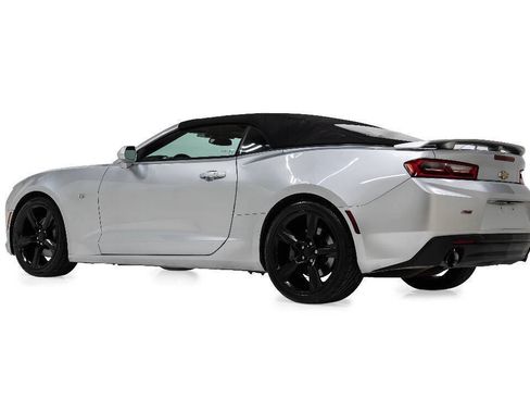 Used 2017 Chevrolet Camaro SS RWD image 4