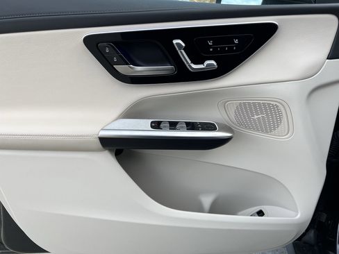 Used 2024 Mercedes-Benz GLC 300 300 image 14