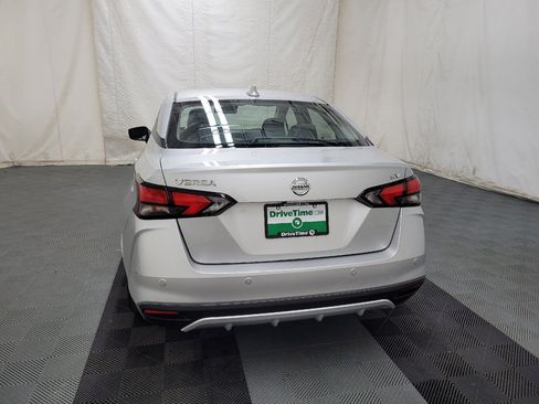 Used 2022 Nissan Versa SV FWD image 6
