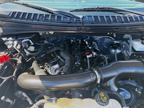 Used 2024 Ford Expedition Max XLT image 33