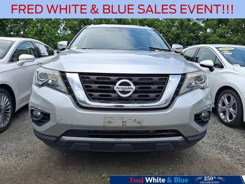 Used 2017 Nissan Pathfinder SV w/ Trailer Tow Package AWD/4WD image 2