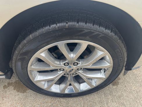 Used 2018 Ford Expedition Limited w/ Equipment Group 302A RWD image 12