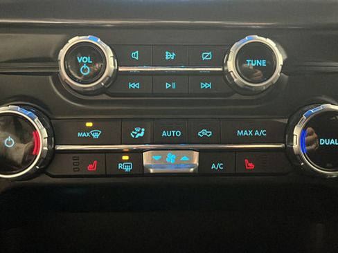 Used 2022 Ford F150 XLT w/ Equipment Group 302A High AWD/4WD image 17