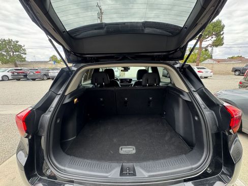 Used 2025 Buick Encore GX Preferred AWD/4WD image 31
