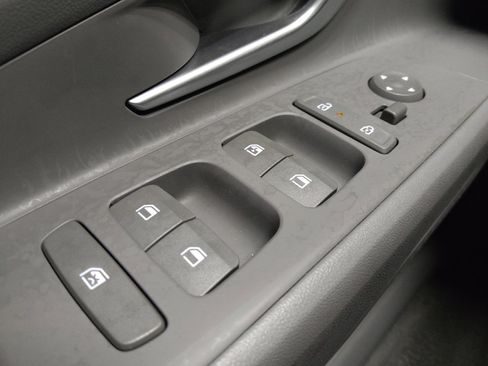 Used 2025 Hyundai Elantra SEL FWD image 27