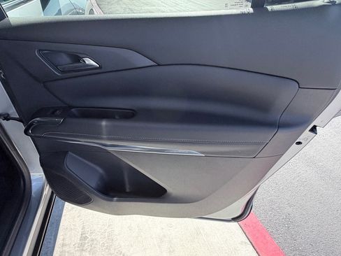 Used 2025 Chevrolet Equinox LT image 22