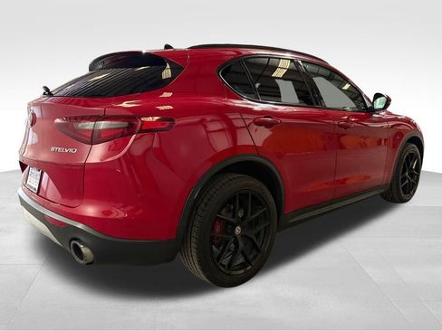 Used 2018 Alfa Romeo Stelvio Ti Sport image 6