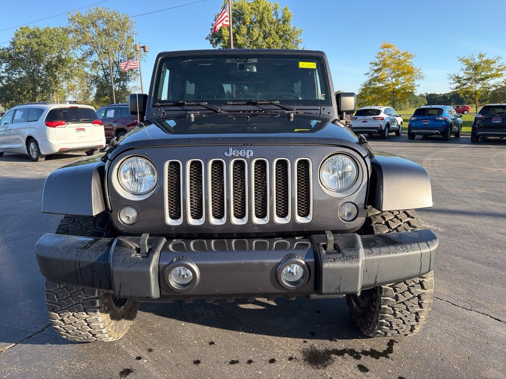 Used 2018 Jeep Wrangler Unlimited Sahara AWD/4WD image 6