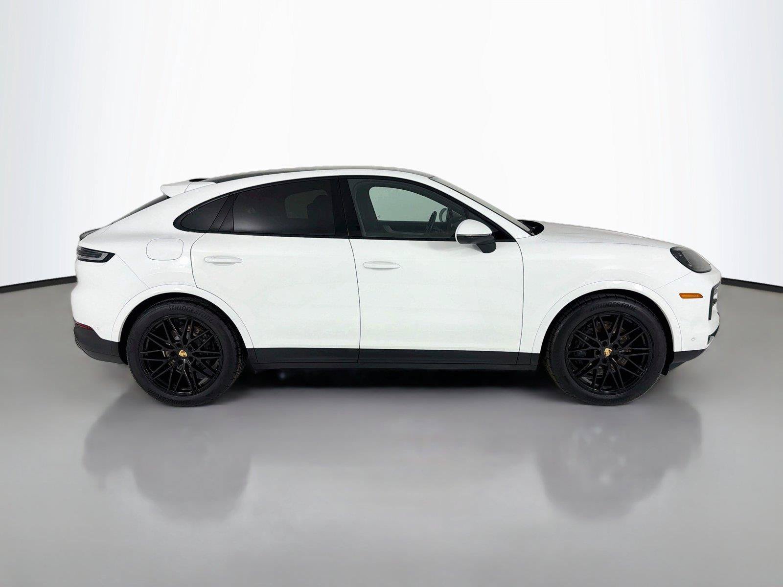 Certified 2024 Porsche Cayenne Coupe AWD/4WD image 21