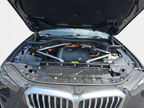 Used 2025 BMW X5 xDrive50e AWD/4WD image 24
