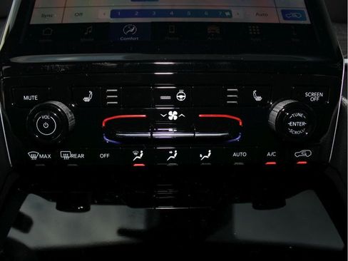 New 2025 Jeep Grand Cherokee Limited w/ Black Appearance Package image 19