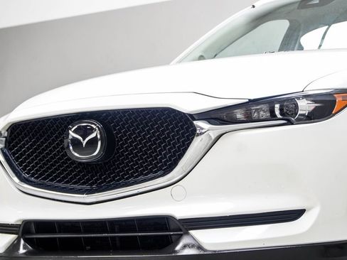 Used 2019 MAZDA CX-5 Touring FWD image 2