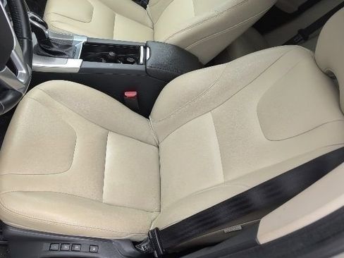 Used 2016 Volvo XC60 T5 Premier w/ Proximity Package image 21