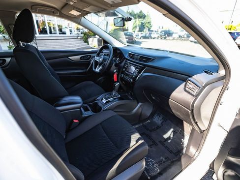 Used 2018 Nissan Rogue Sport S image 23