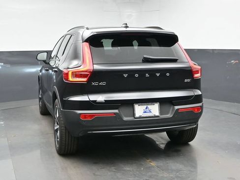 Used 2025 Volvo XC40 B5 Plus AWD/4WD image 8